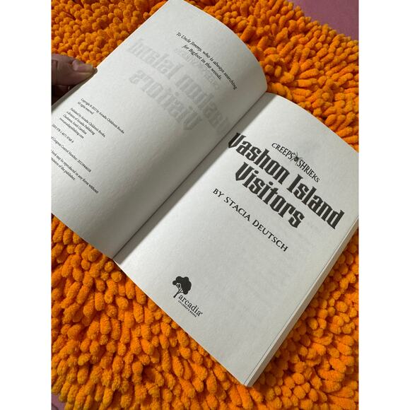 Vashon Island Visitors (Creeps & Shrieks) Paperback 2023 by Stacia Deutsch - Picture 3 of 4